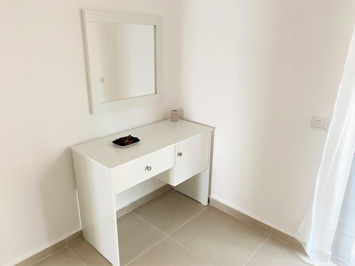 Sea View Apartment Elite2 Sarande Exterior photo